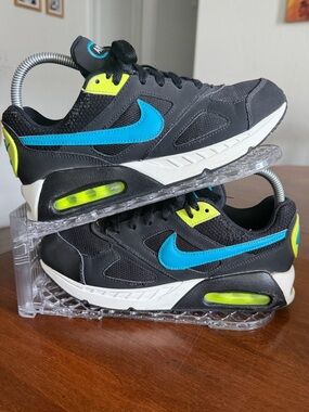 Nike Boys Air Max Ivo 579995-070 Black Low Top Lace-Up Sneakers Shoes Size 6Y